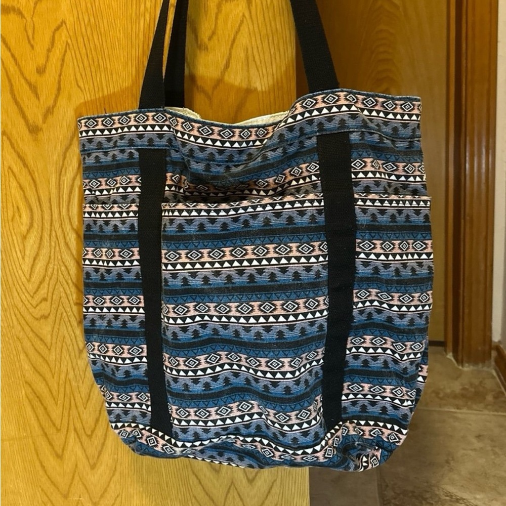 Large Mossimo Purse Tote Bag Southwest
Aztec EUC